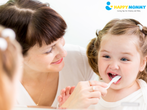 Cách Chăm Sóc Răng Miệng Cho Bé Đúng Cách Theo Từng Độ Tuổi (Cha Mẹ Nên Biết)